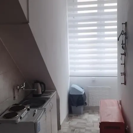 Small With Private Bathrooms Internet بلغراد