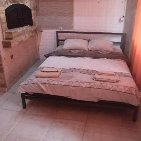 Small With Private Bathrooms Internet شقة